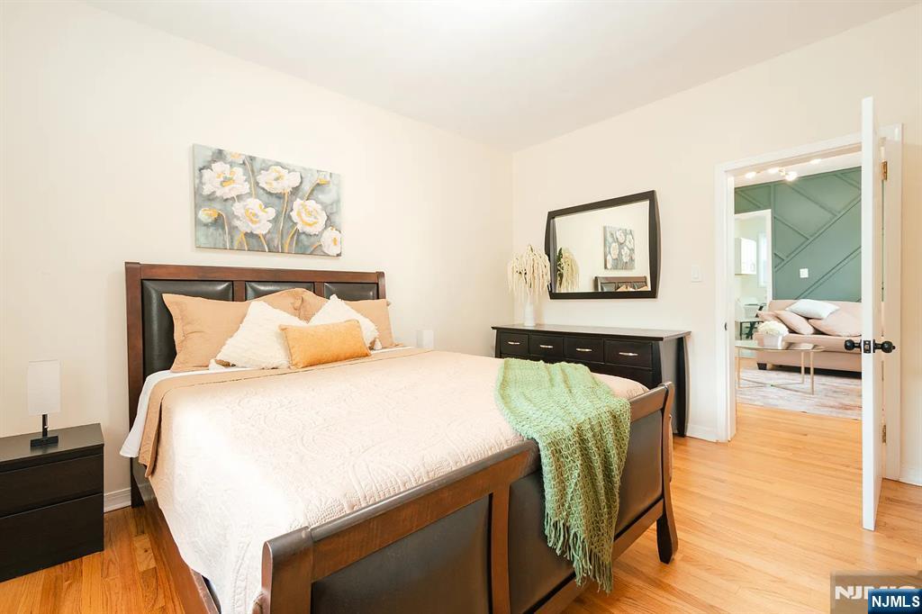 18 Van Rensselear Street Property Photo 15