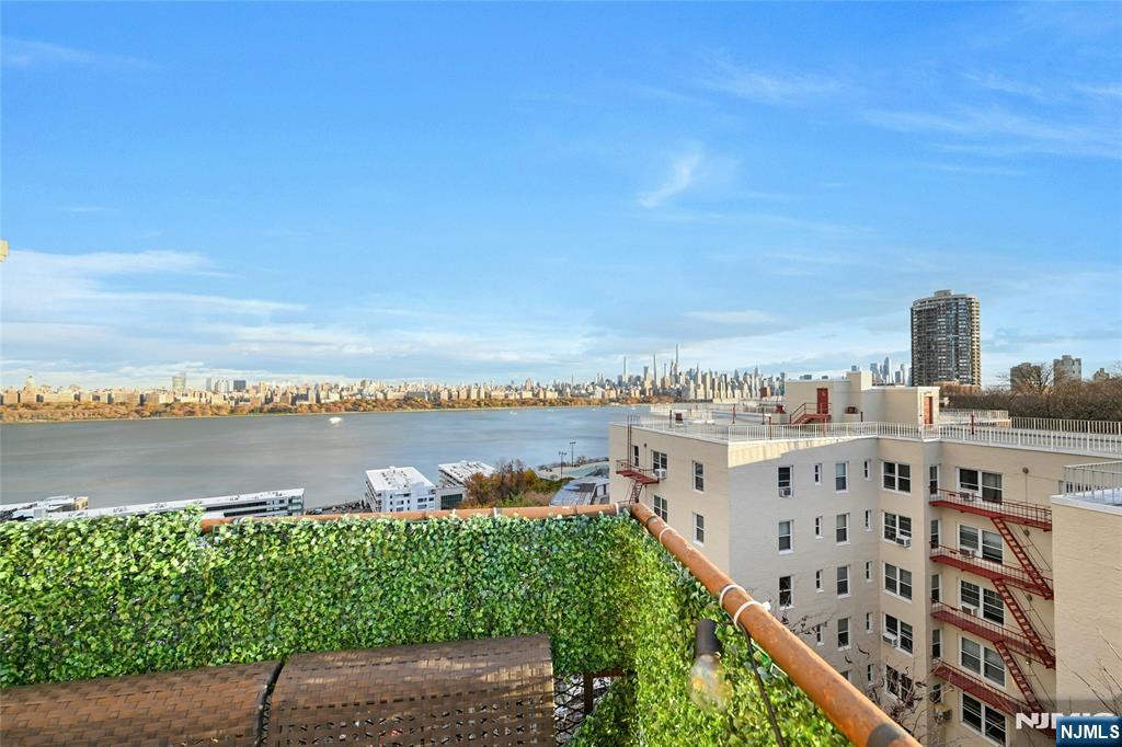 8800 Boulevard East 8d Property Photo 12