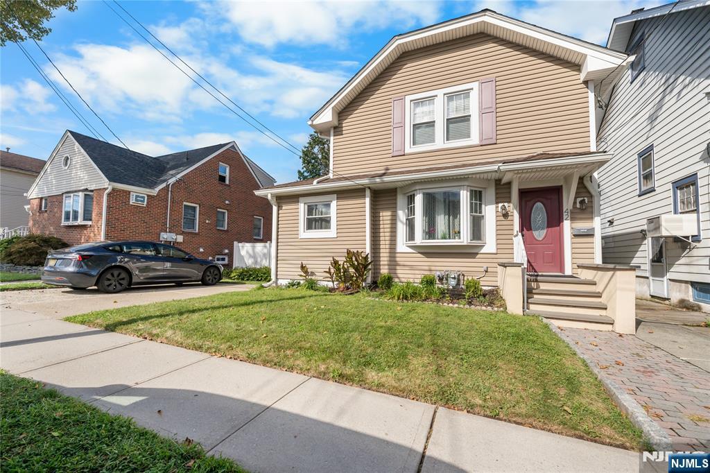 42 Arlington Boulevard Property Photo 1