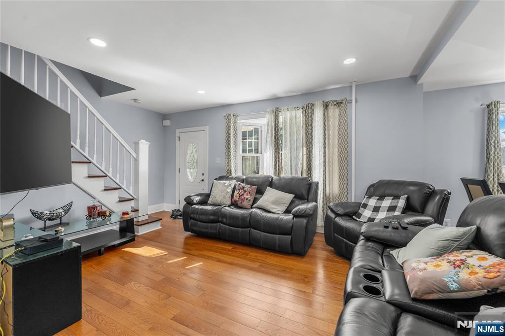42 Arlington Boulevard Property Photo 5