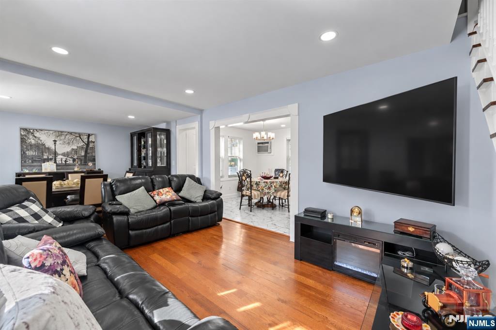 42 Arlington Boulevard Property Photo 6