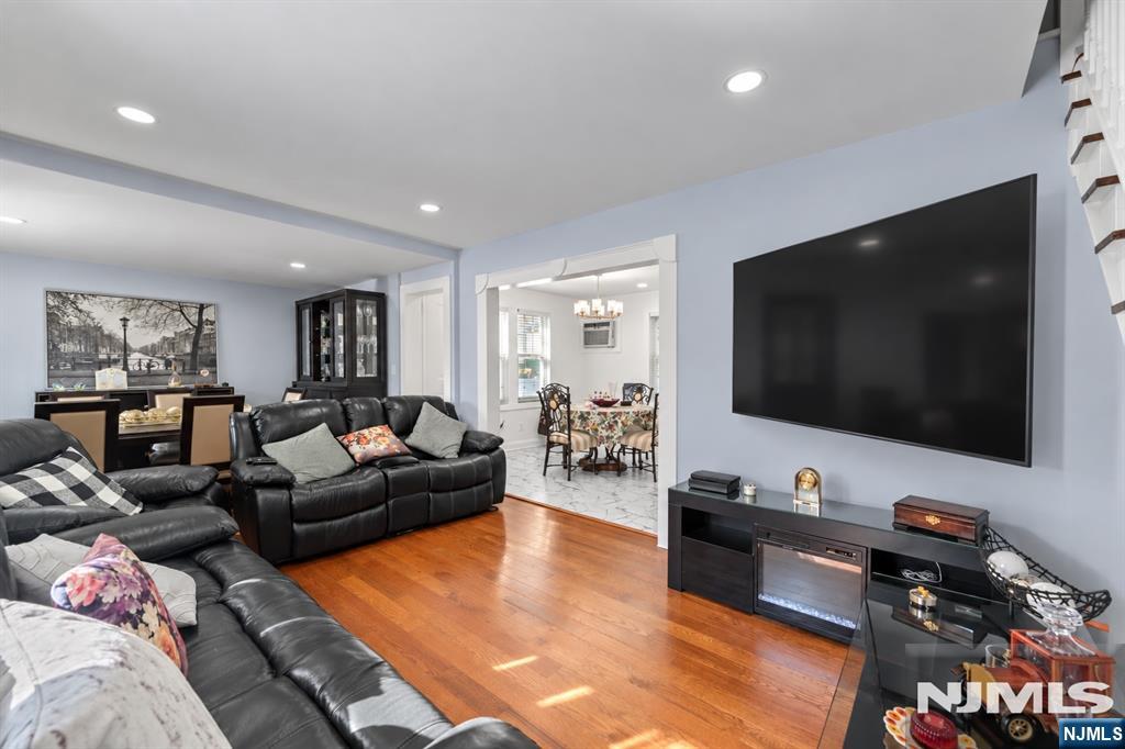 42 Arlington Boulevard Property Photo 6