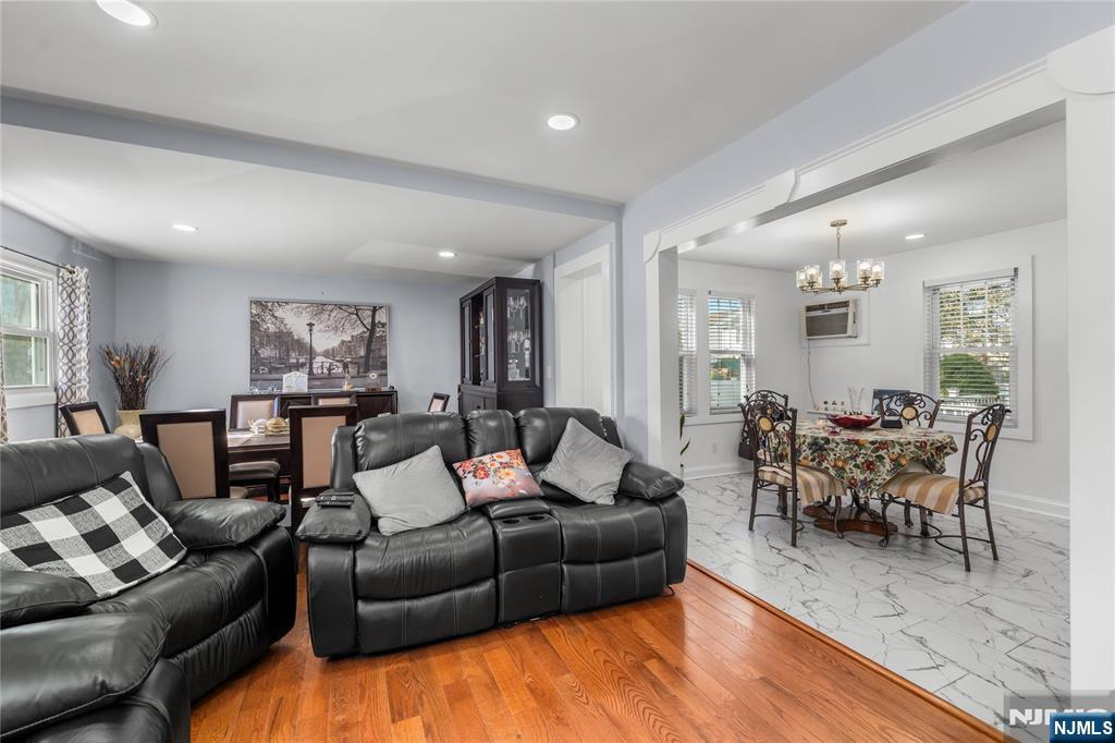 42 Arlington Boulevard Property Photo 8