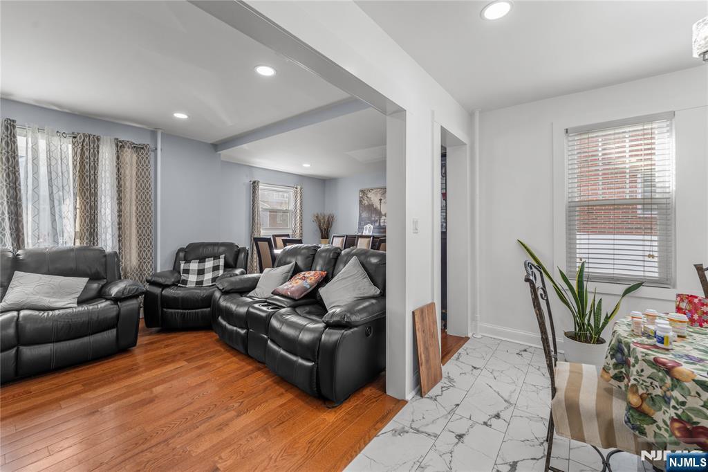 42 Arlington Boulevard Property Photo 10