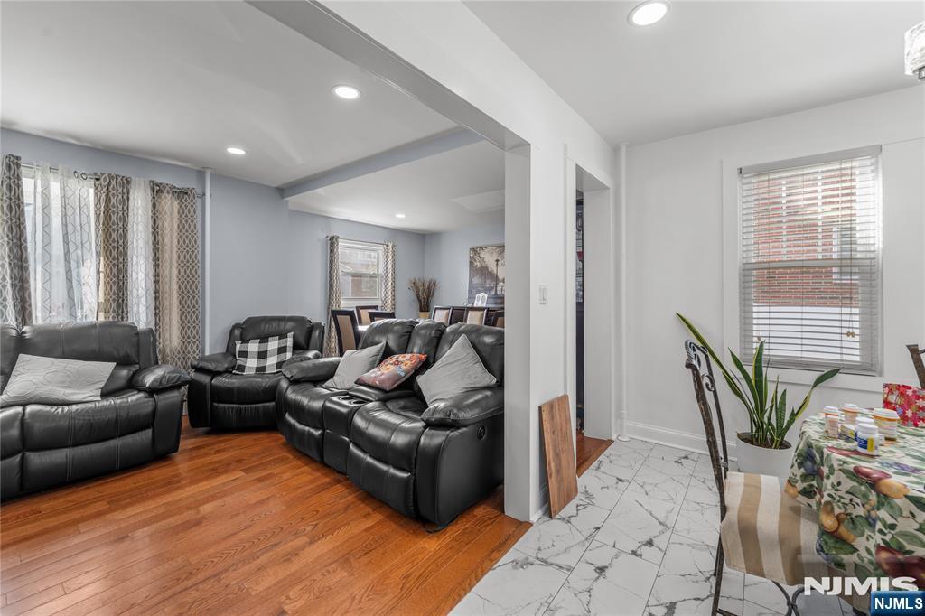 42 Arlington Boulevard Property Photo 10
