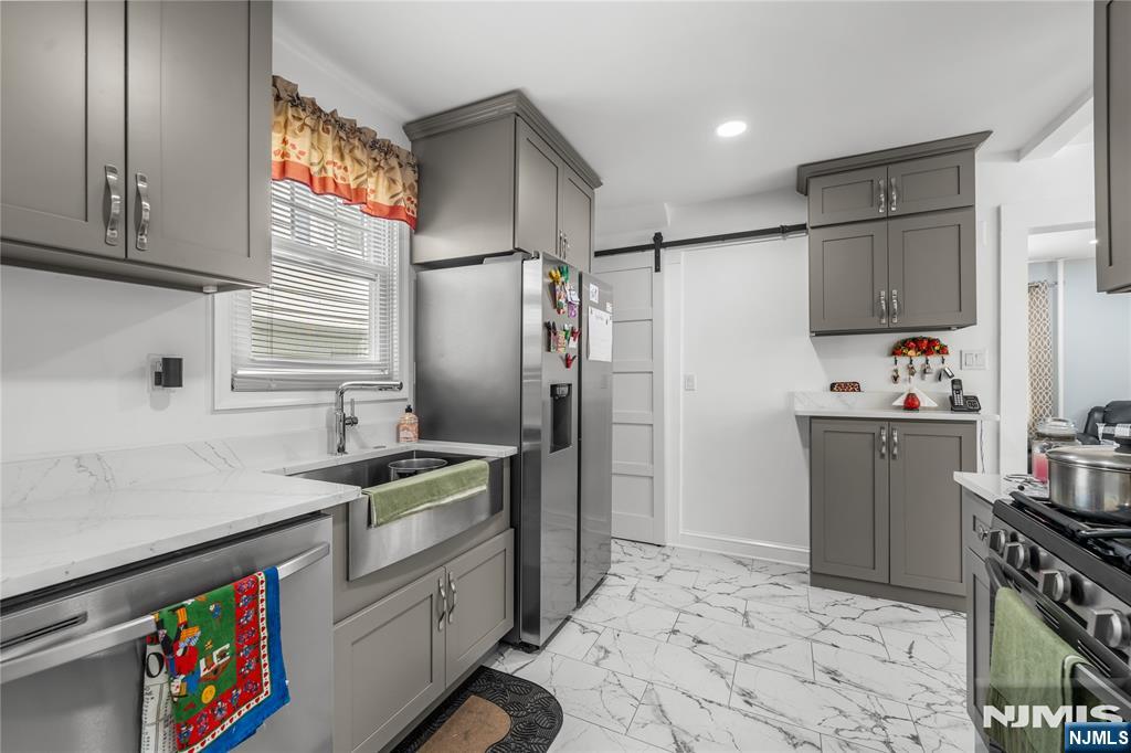 42 Arlington Boulevard Property Photo 15