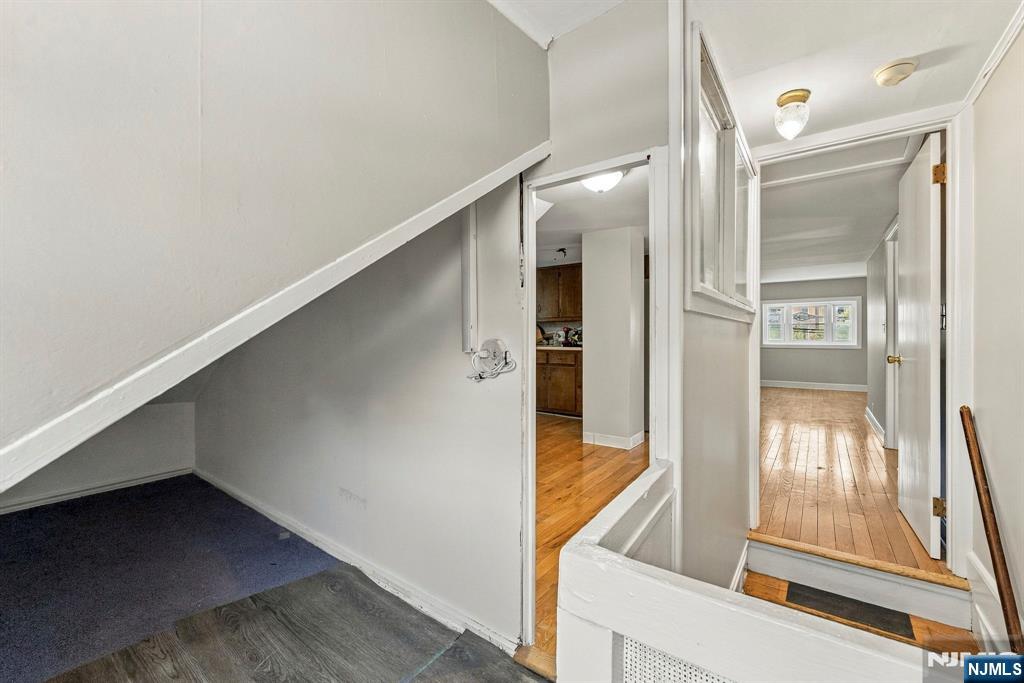 297 Lakeview Avenue Property Photo 5
