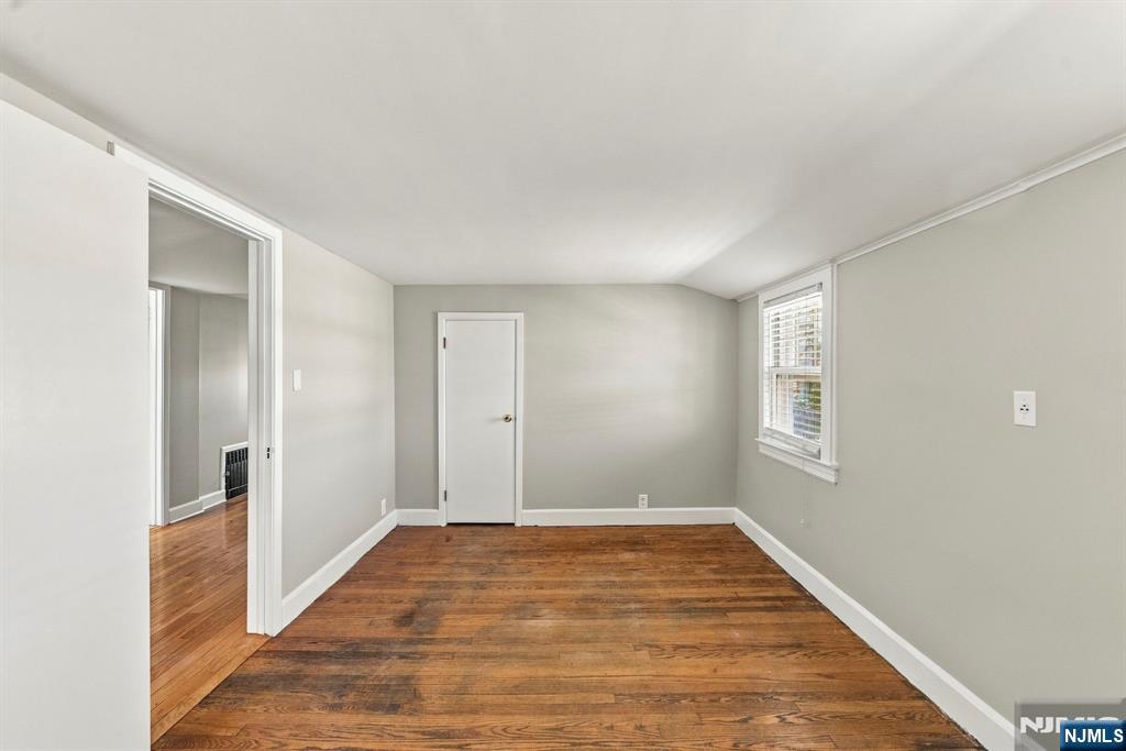 297 Lakeview Avenue Property Photo 10