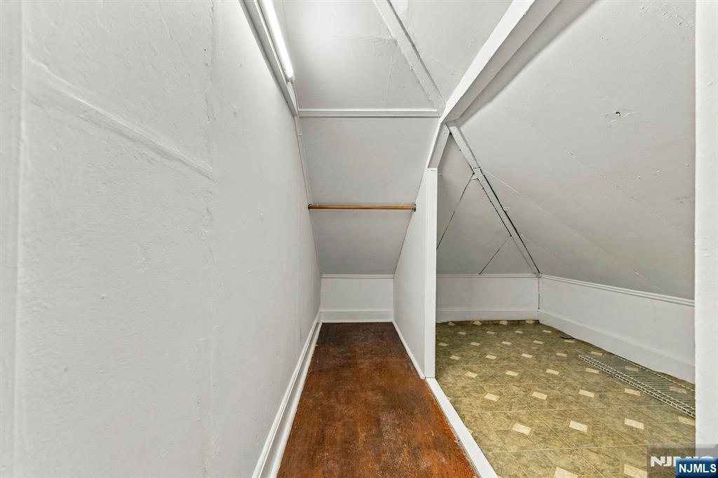 297 Lakeview Avenue Property Photo 11
