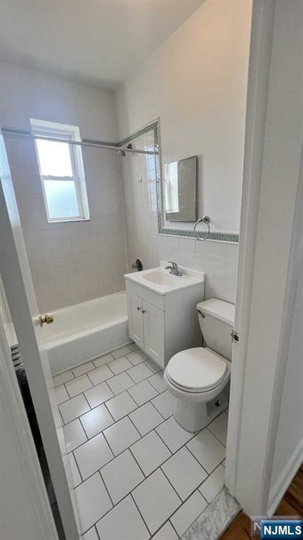 140 Franklin 2b Property Photo 6