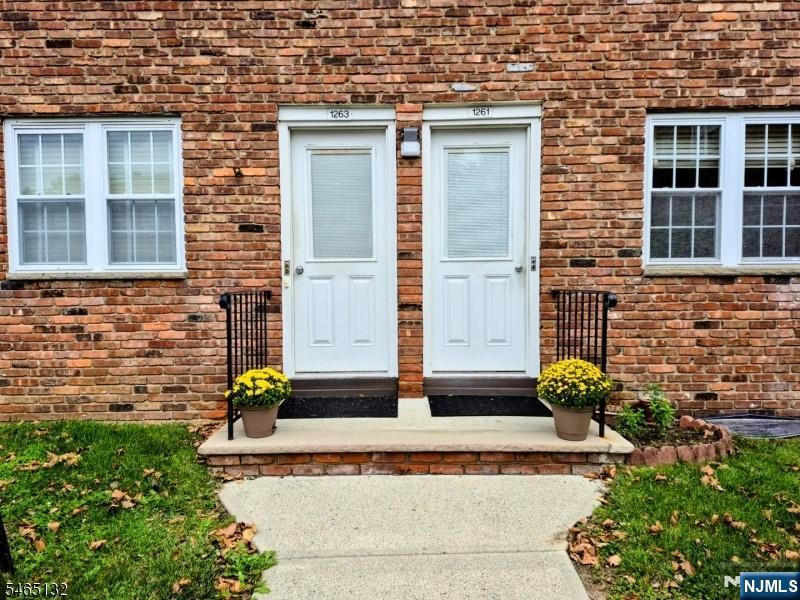 1261a Valley Road Property Photo 1