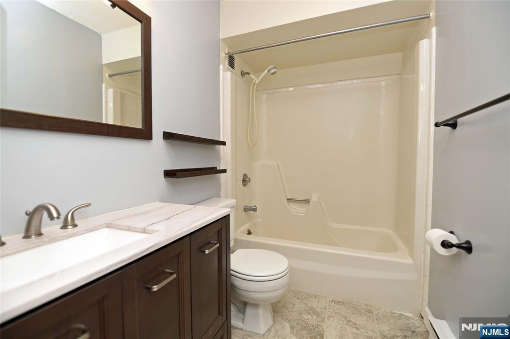 160 Overlook Avenue 3e2 Property Photo 10