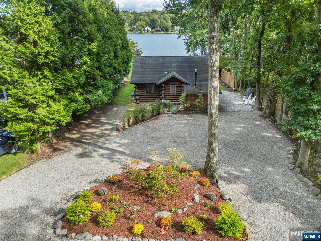 207 Bearfort Road Property Photo 7