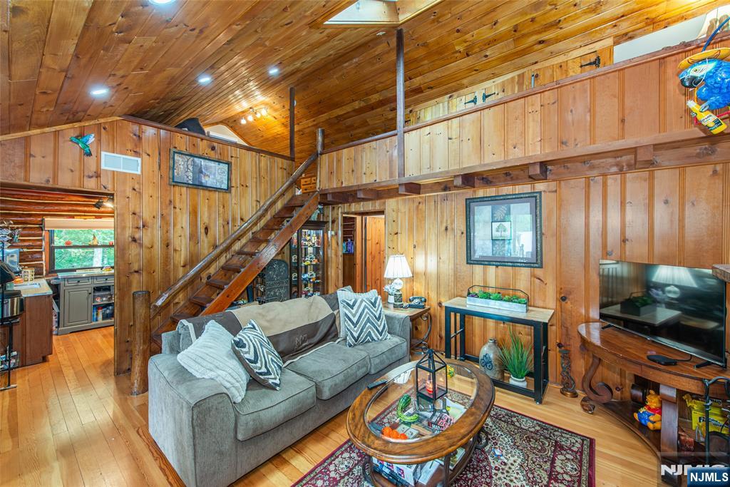 207 Bearfort Road Property Photo 10