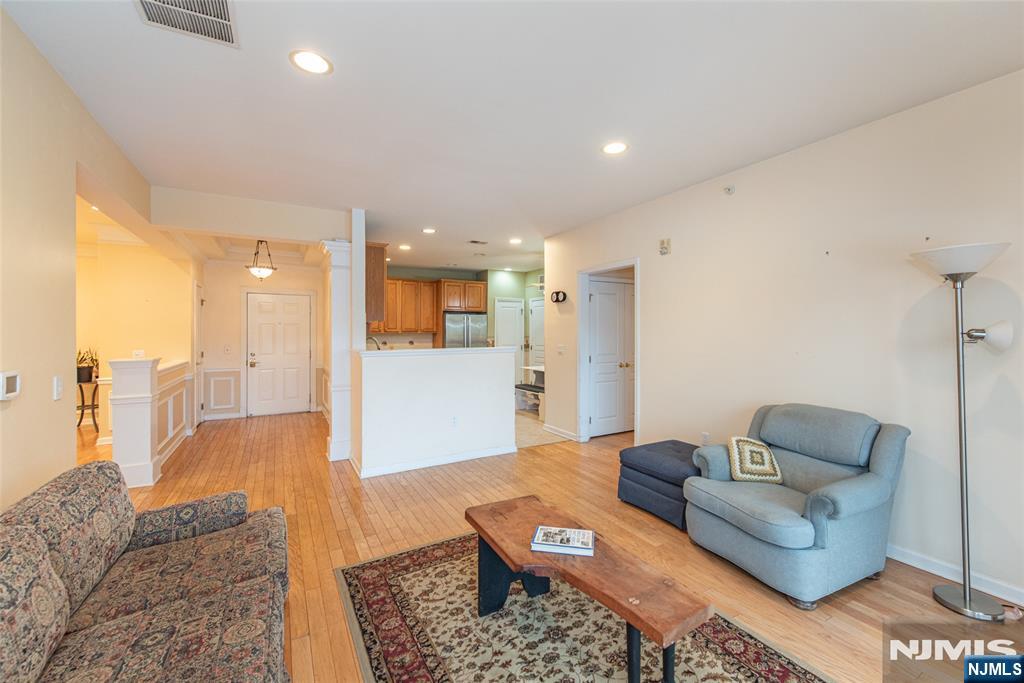 10323 Warrens Way Property Photo 3