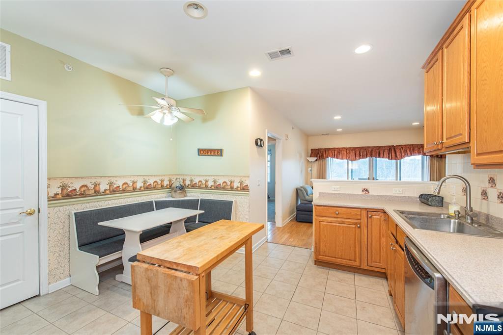10323 Warrens Way Property Photo 13
