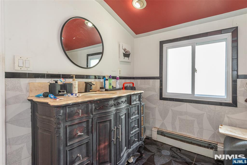 1 Alexander Avenue Property Photo 4