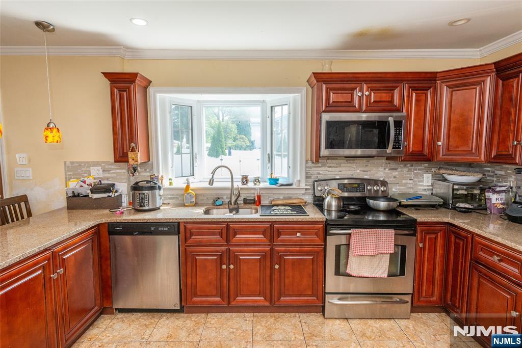 1 Alexander Avenue Property Photo 12