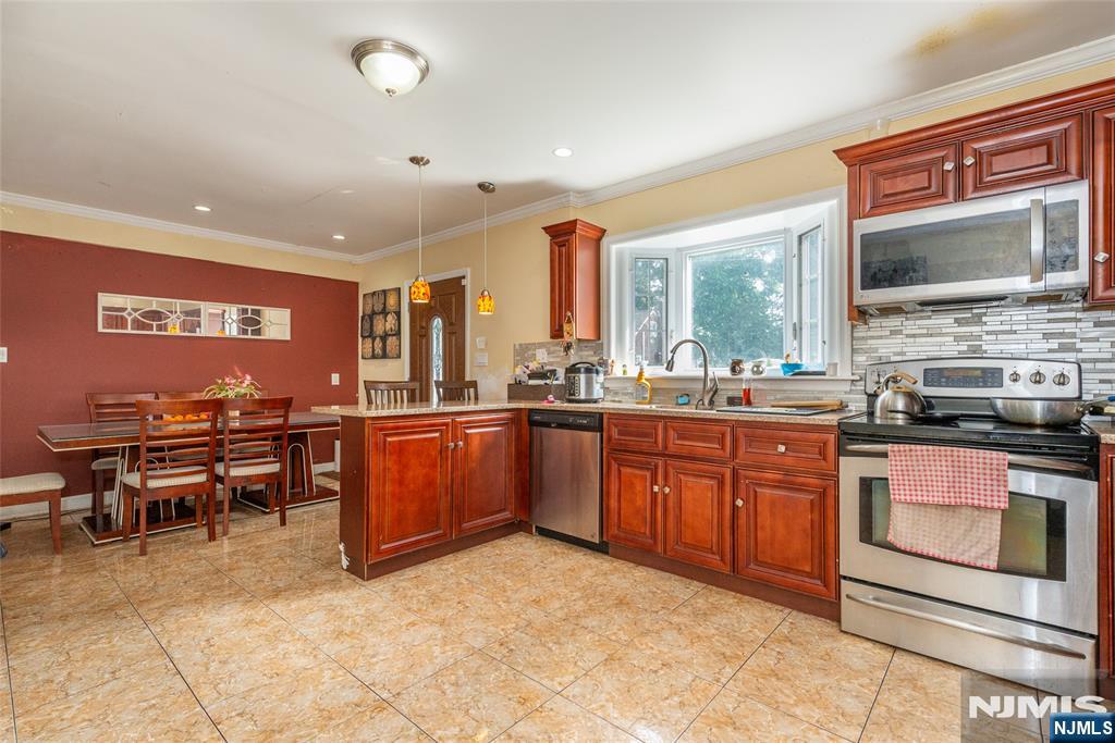 1 Alexander Avenue Property Photo 30