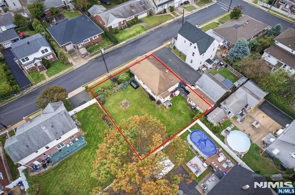 318 1st Street Property Photo 9