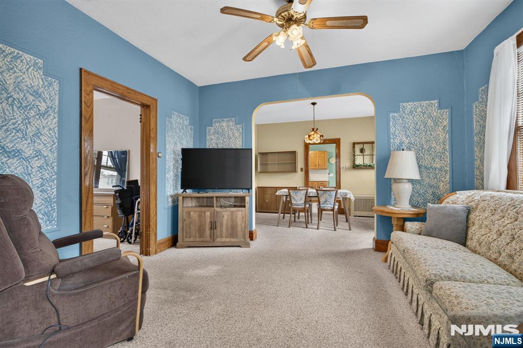 318 1st Street Property Photo 12