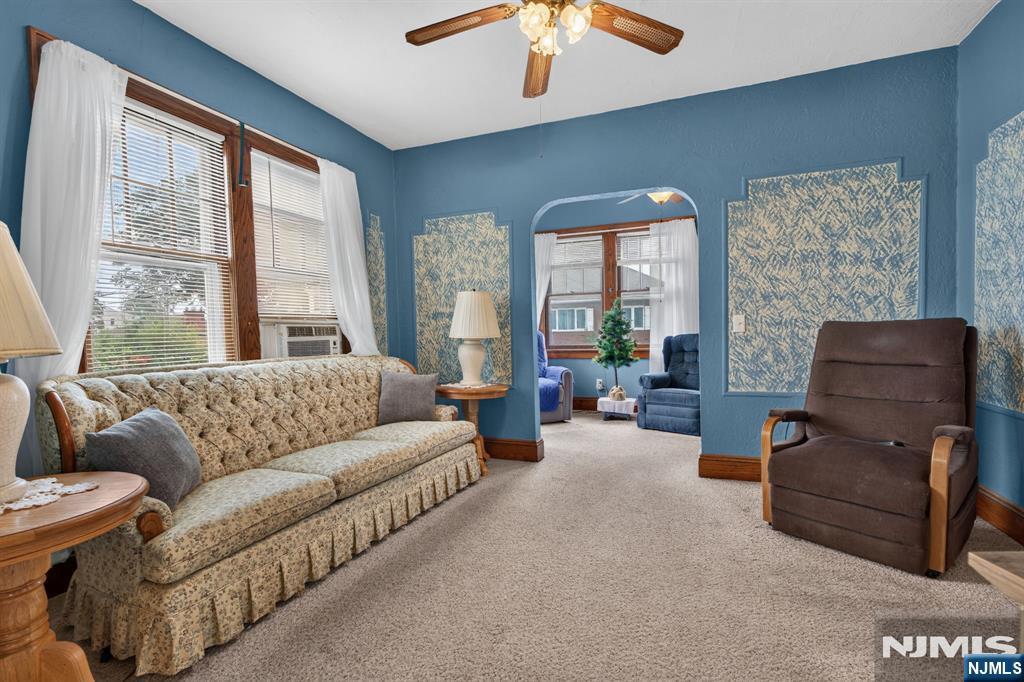 318 1st Street Property Photo 14