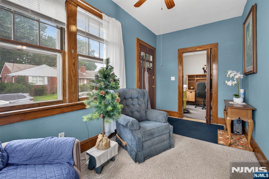 318 1st Street Property Photo 16