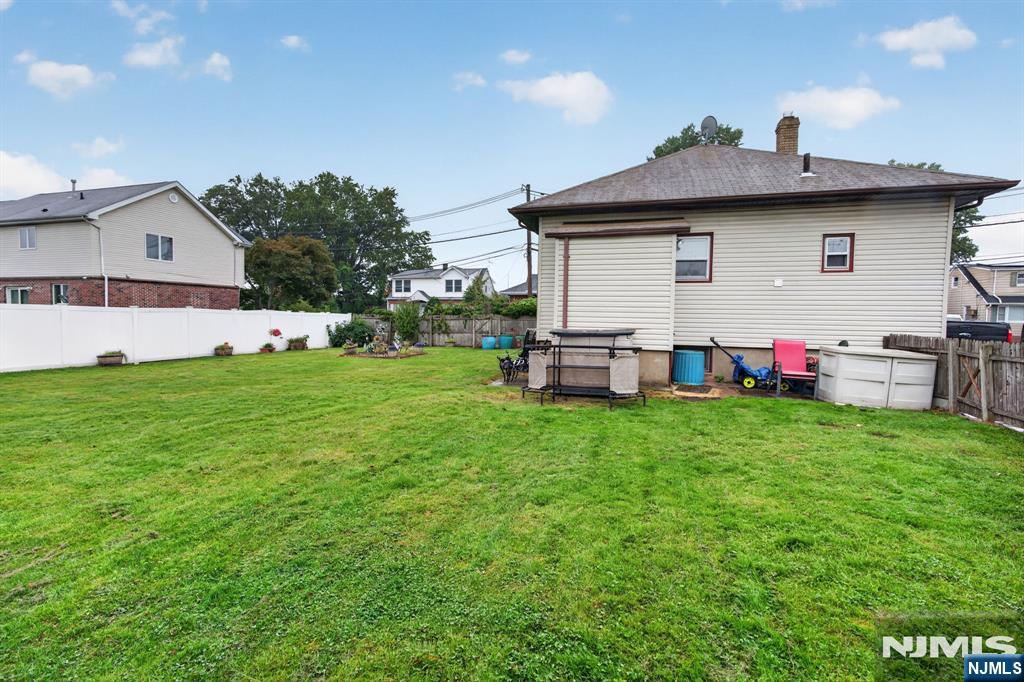 318 1st Street Property Photo 36