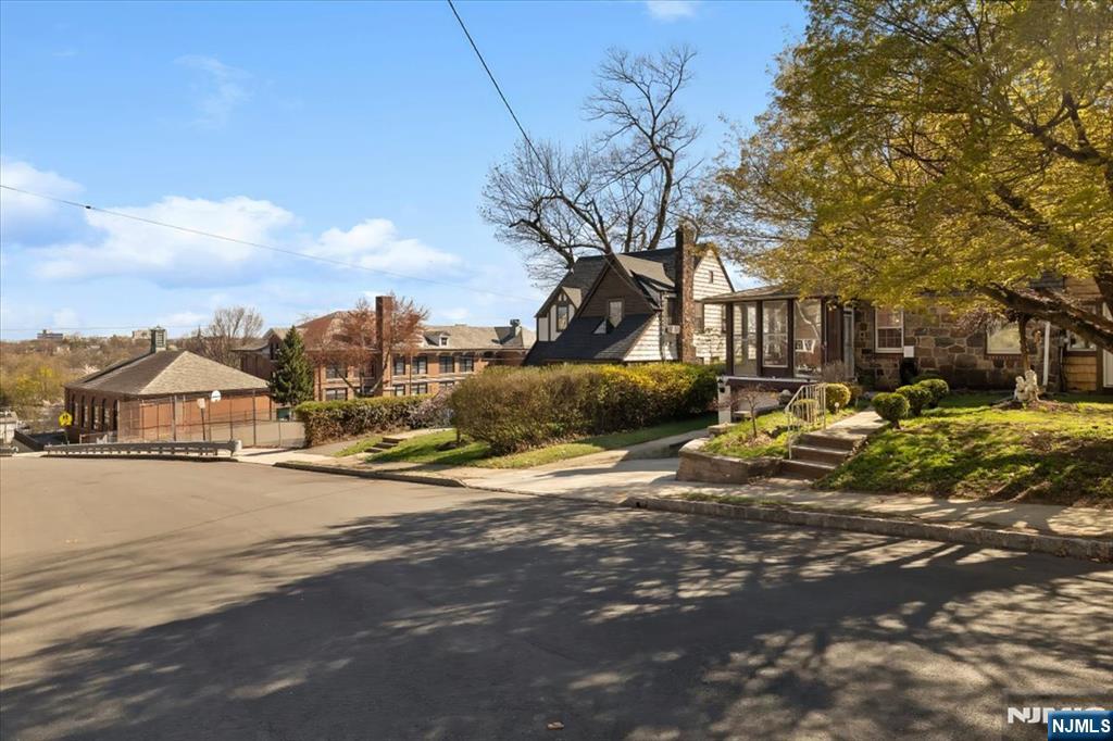 130 Mitchell Street Property Photo 2