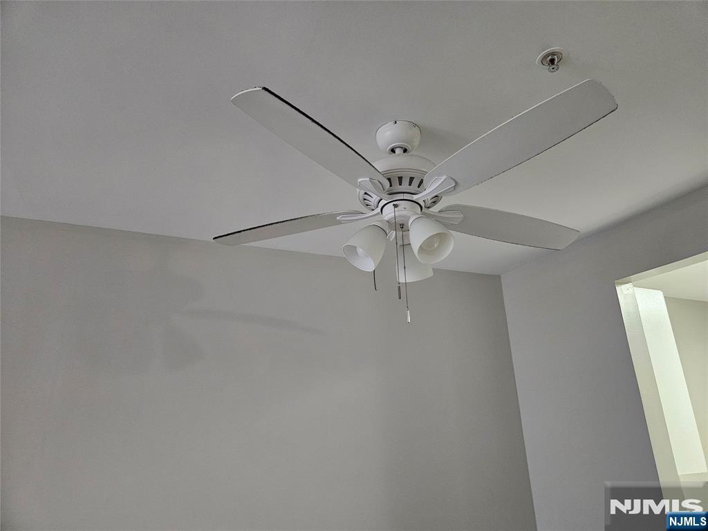 905 River Road 218 Property Photo 8