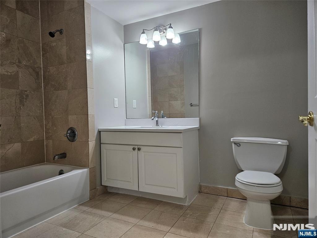 905 River Road 218 Property Photo 13