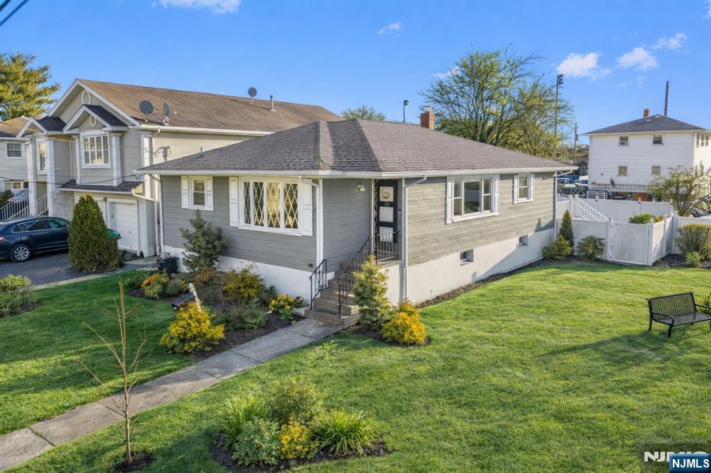 112 Garibaldi Avenue Property Photo 1