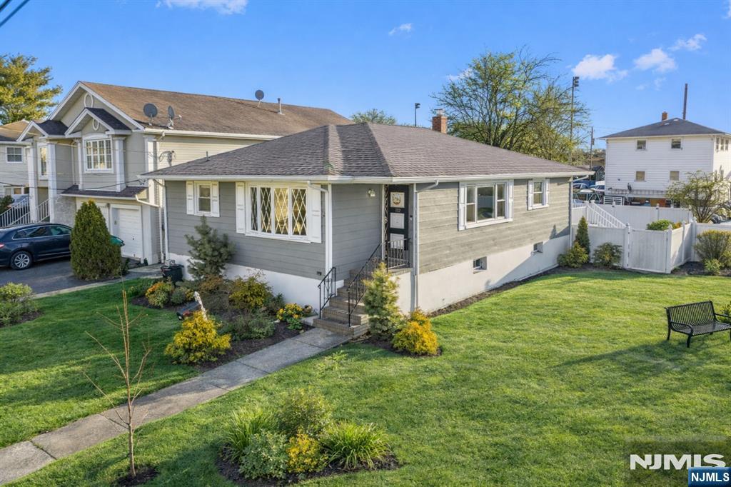 112 Garibaldi Avenue Property Photo 1