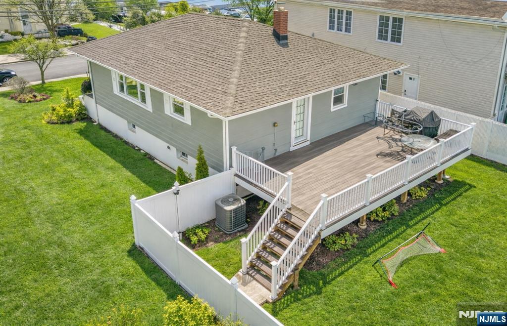 112 Garibaldi Avenue Property Photo 2