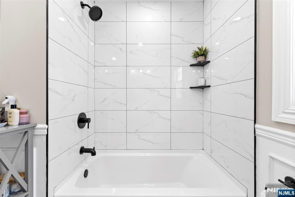 112 Garibaldi Avenue Property Photo 14