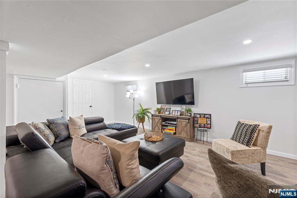 112 Garibaldi Avenue Property Photo 20