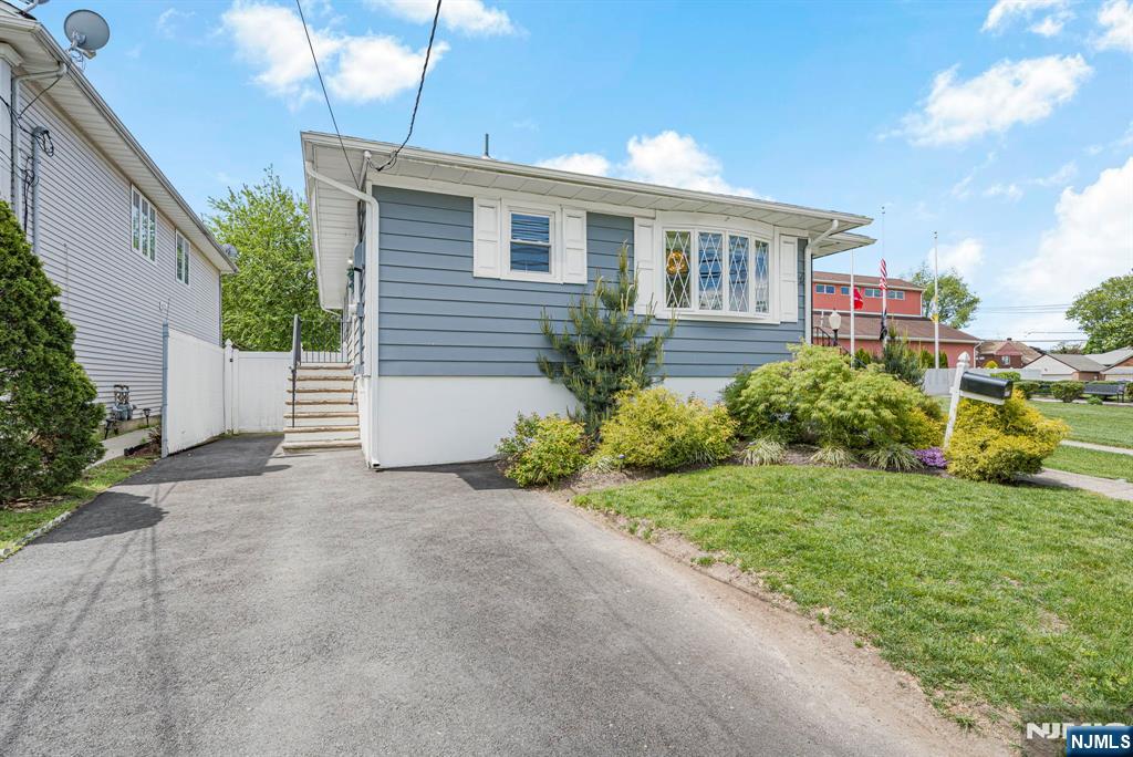 112 Garibaldi Avenue Property Photo 23