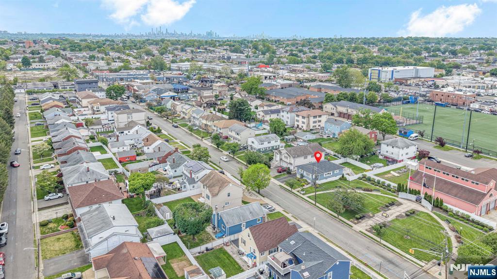 112 Garibaldi Avenue Property Photo 24