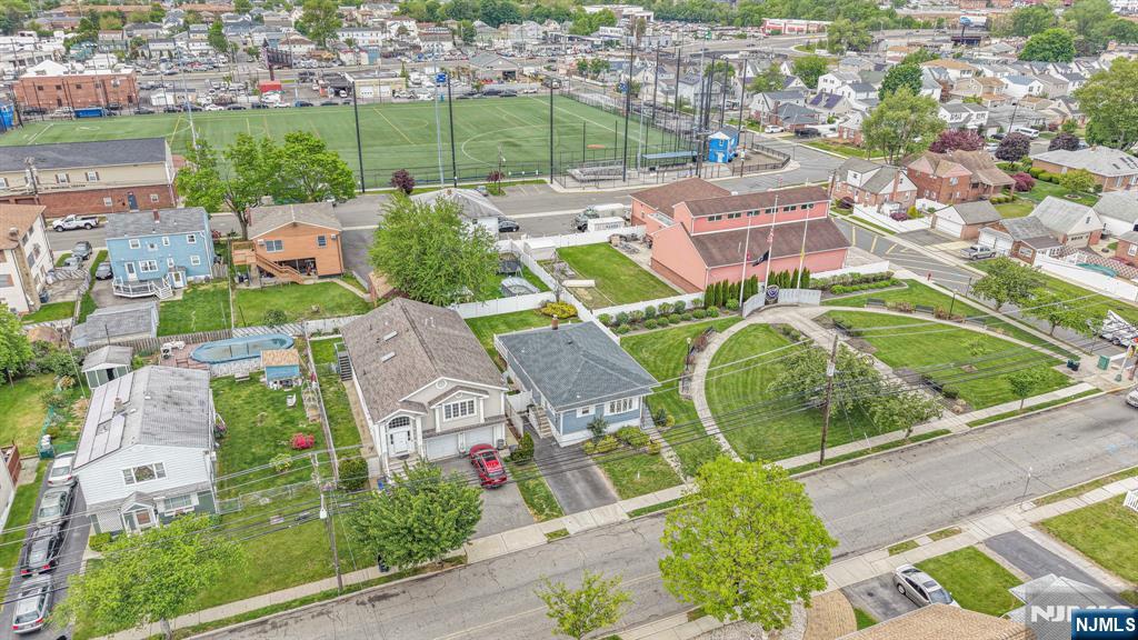 112 Garibaldi Avenue Property Photo 25
