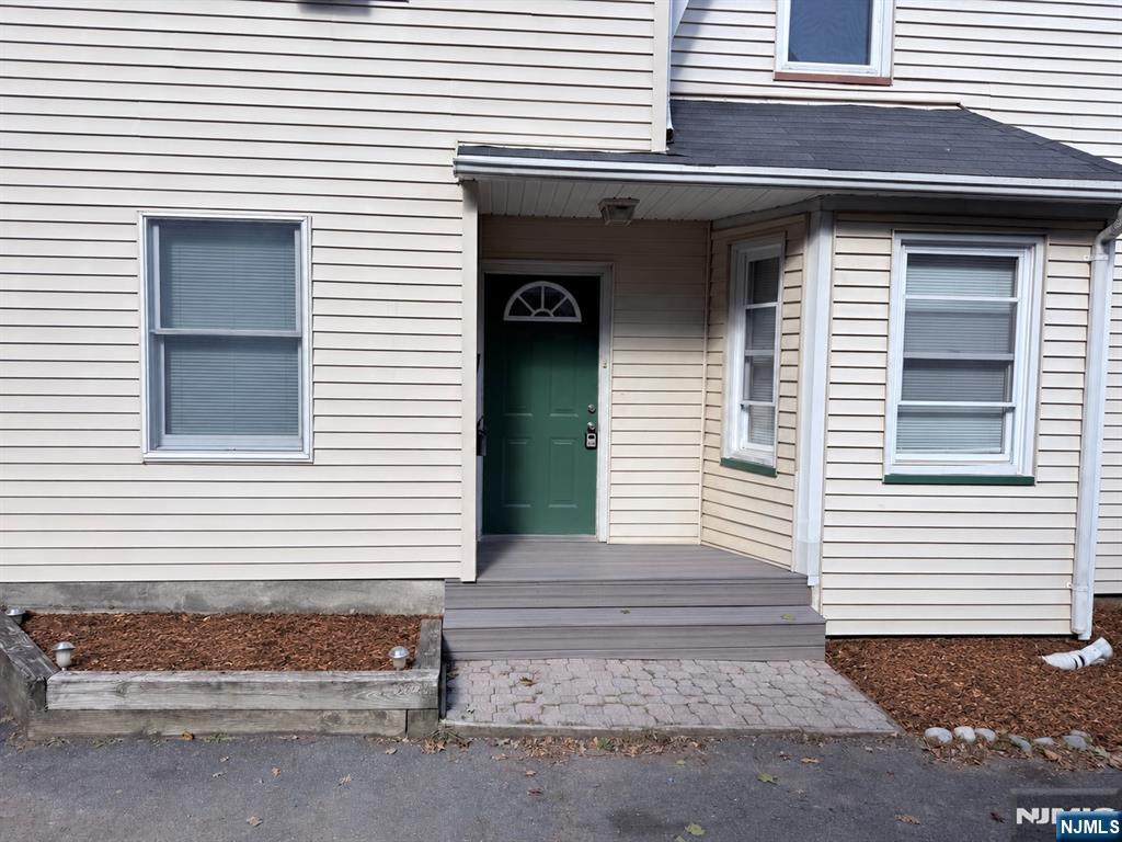 210 S Maple Avenue 1 Property Photo 3