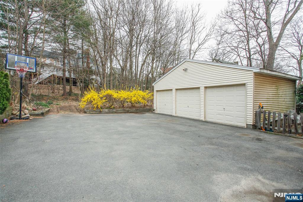 210 S Maple Avenue 1 Property Photo 20