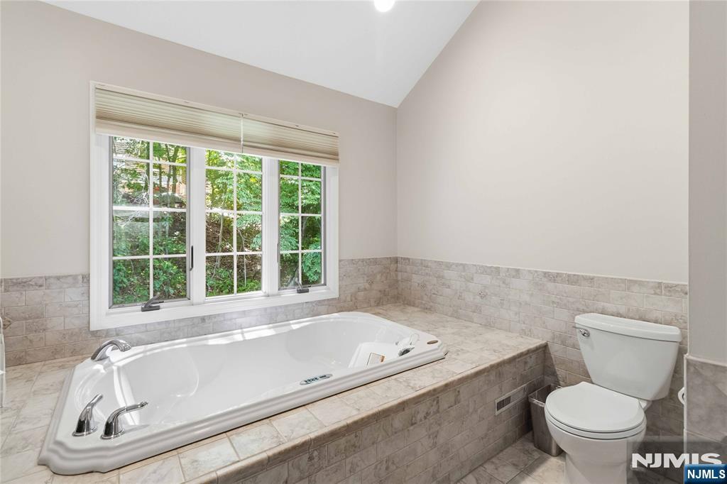 913 High Mountain Road Property Photo 25