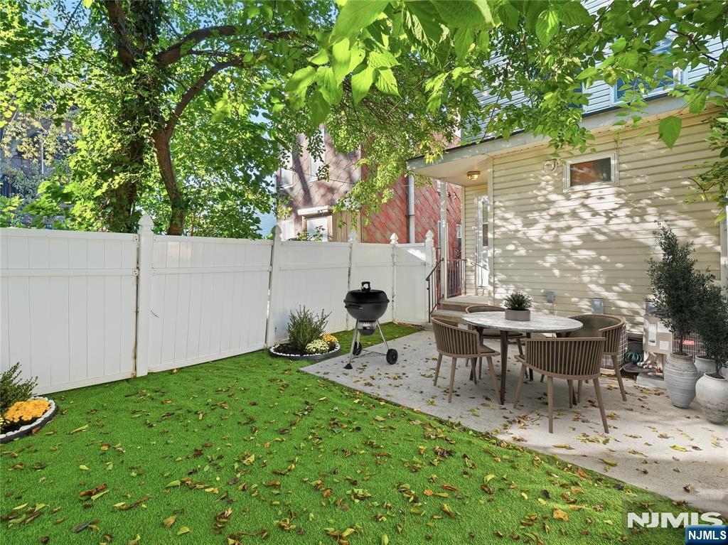277 3rd Street 2 Property Photo 2