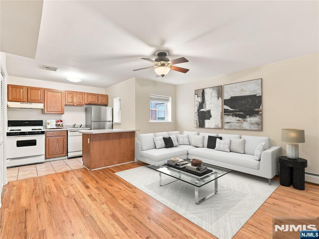 277 3rd Street 2 Property Photo 4