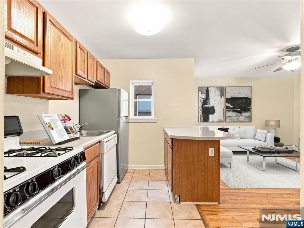277 3rd Street 2 Property Photo 11