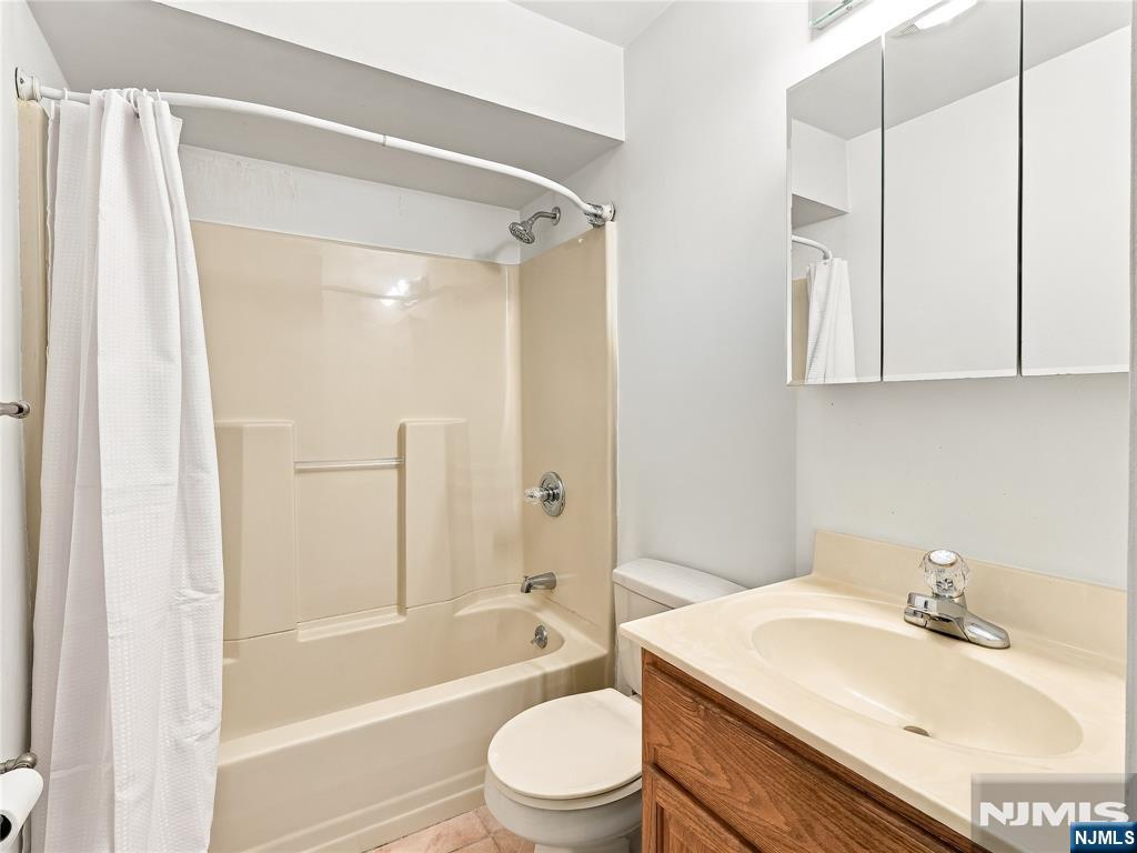 277 3rd Street 2 Property Photo 16