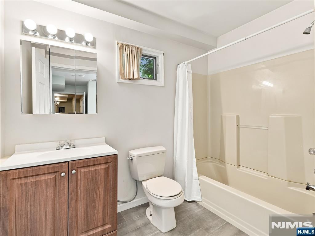 277 3rd Street 2 Property Photo 24