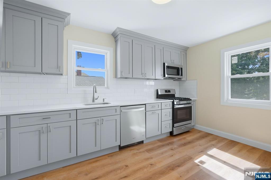 35 Rossmore Place 2 Property Photo 14