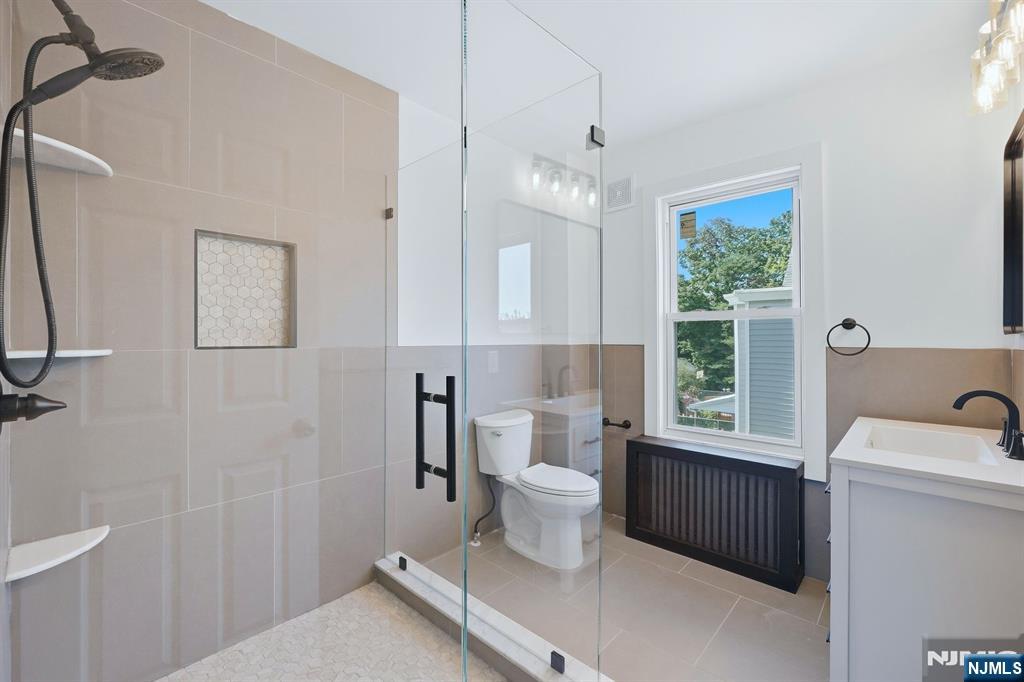 35 Rossmore Place 2 Property Photo 15