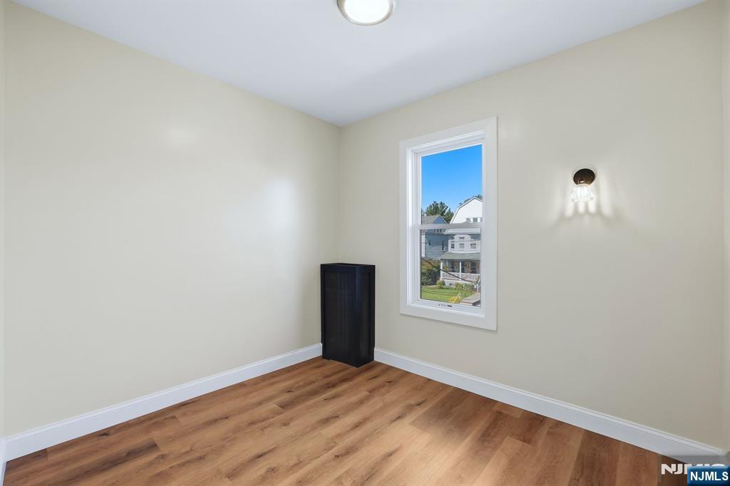 35 Rossmore Place 2 Property Photo 22